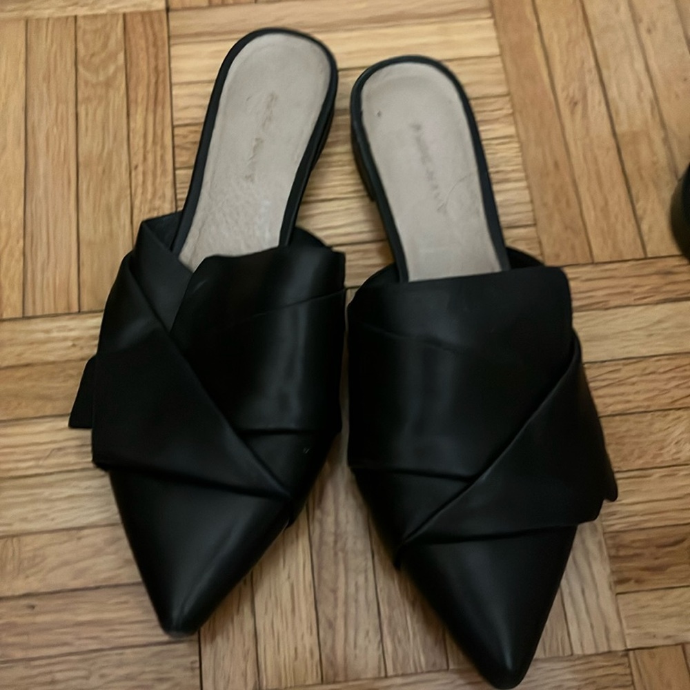 Pure navy grace leather mules